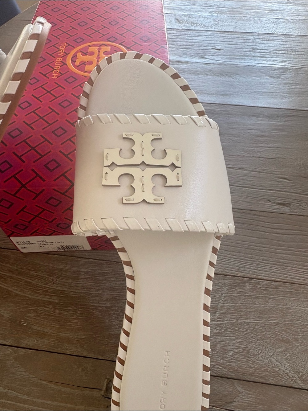 NIB Tory Burch everly slide optic white Size 8.5 - Picture 6 of 7